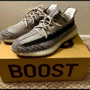 Yeezy 350 V2 Zyons